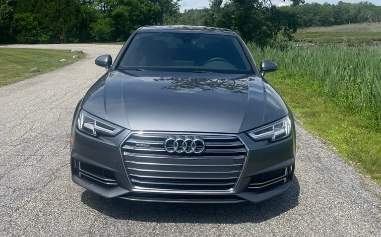 Audi A4 2.0T quattro