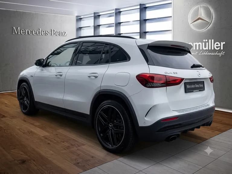 Mercedes-Benz GLA35 AMG