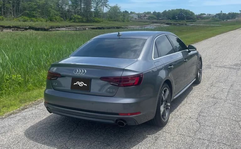 Audi A4 2.0T quattro